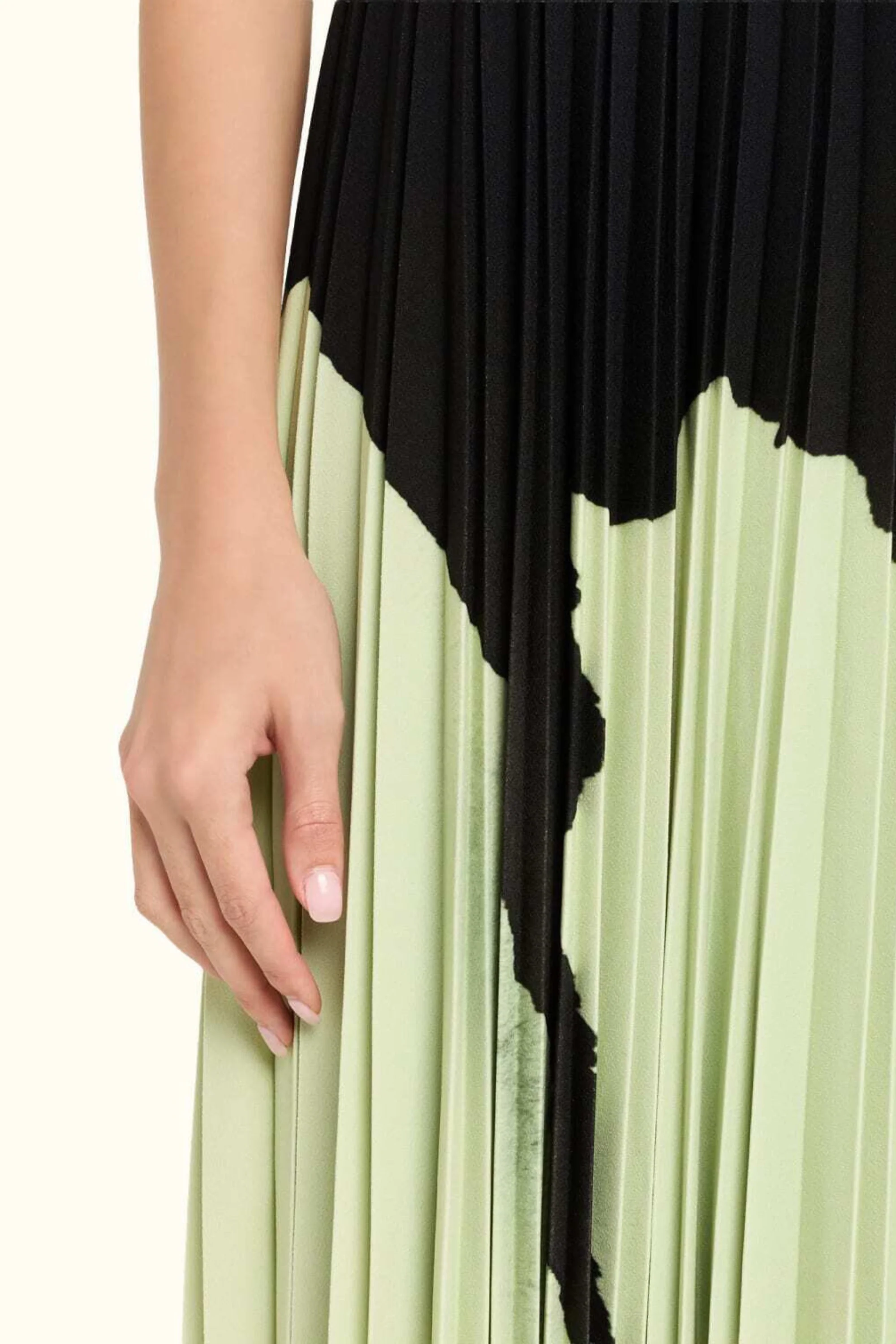 WATERCOLOR FLORAL MATTE CREPE PLEATED DRESS - Image 5